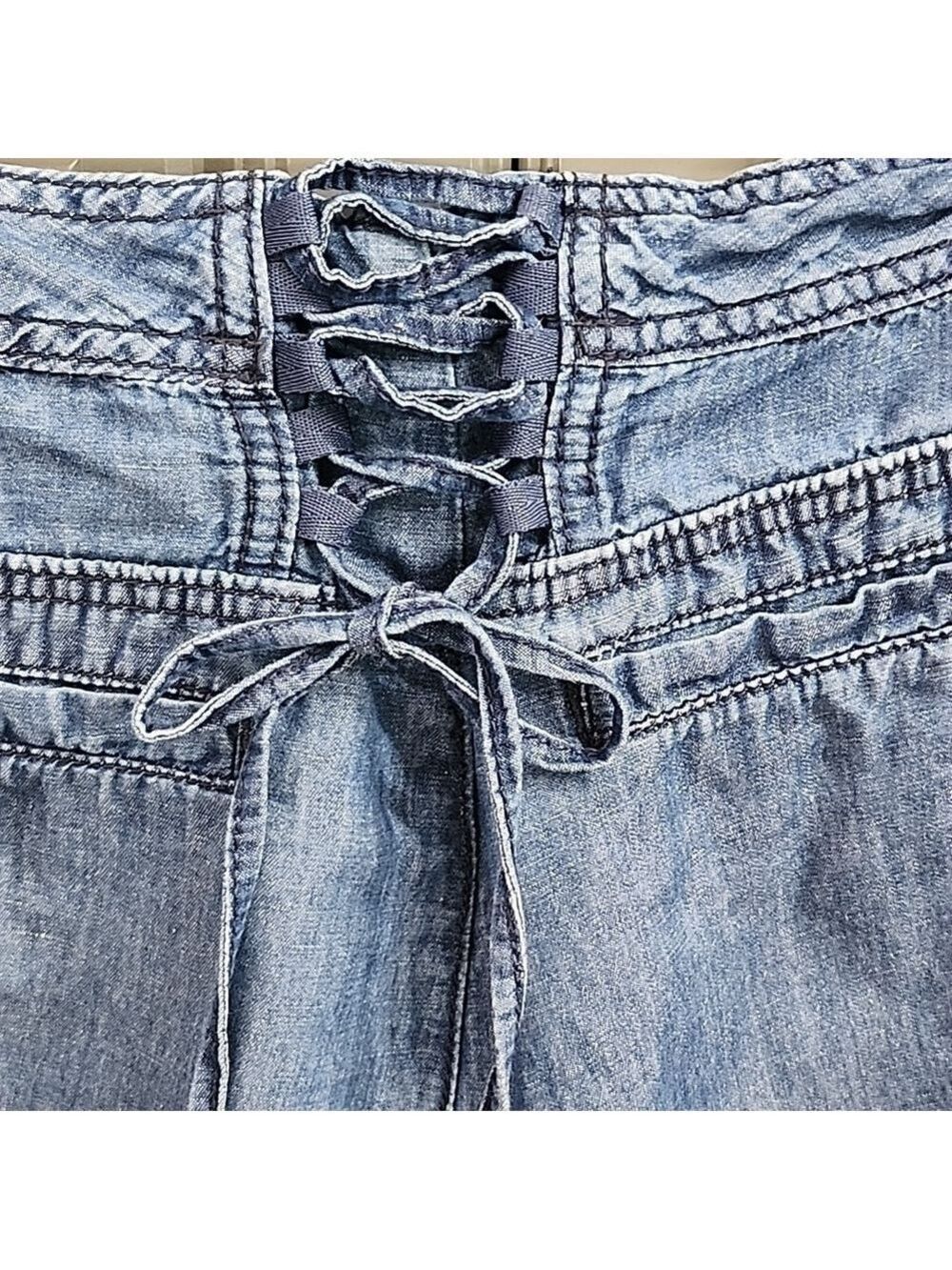 Cashe women's shorts size 6 linen blend lace up the back - Picture 3 of 7